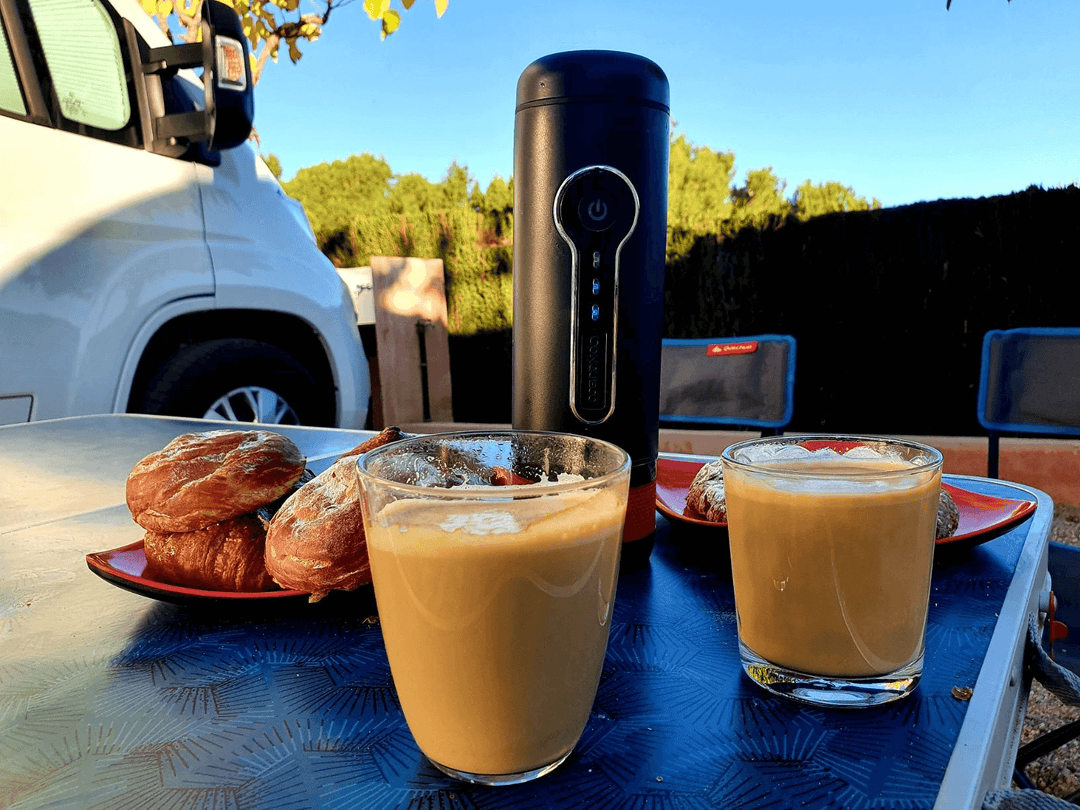 On-the-Go Coffee Hacks: Getting a Perfect Cup of Crema with Your Portable Coffee Machine for Travel"