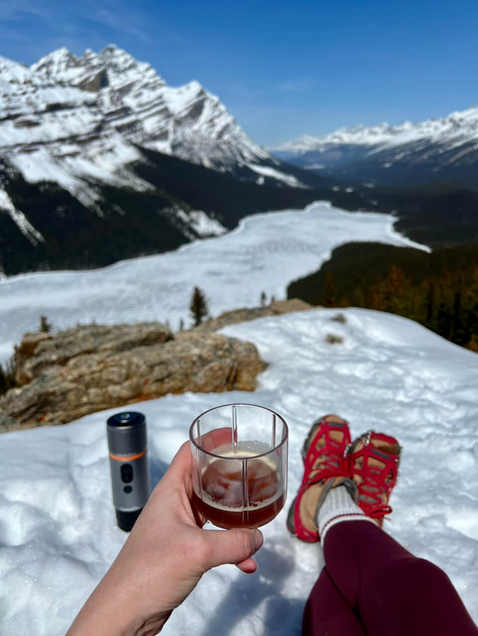 Enjoy a freshly brewed hot cup of espresso in the mountain with conqueco portable espresso machine.breathe in the freshest aroma of espresso!Gives you the amazing feeling of being in Space!